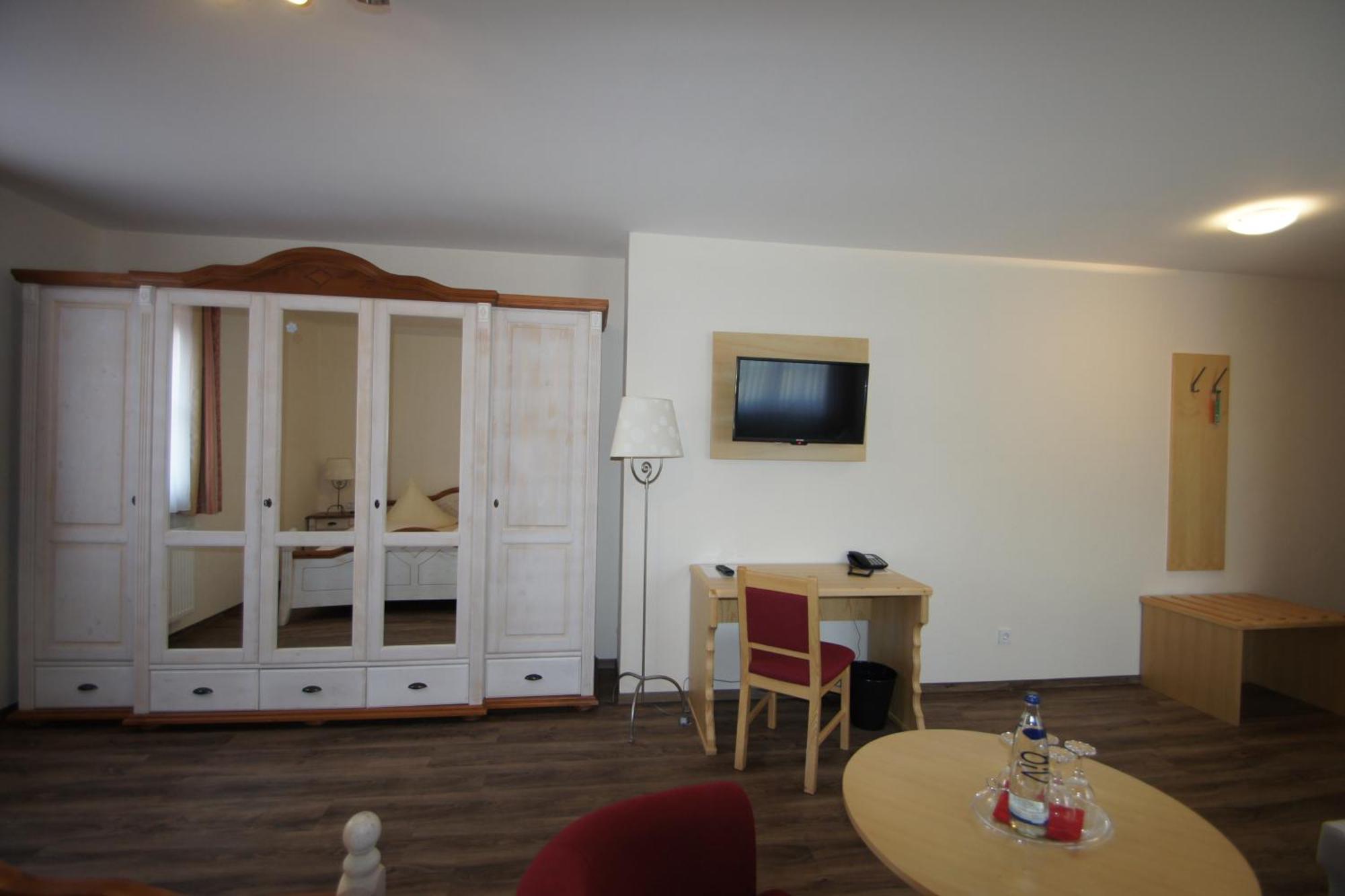 Gasthof Schoenau Heilsbronn Quarto foto